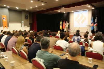 Öğretmen gelişimi ve akademik strateji buluşmaları sürüyor