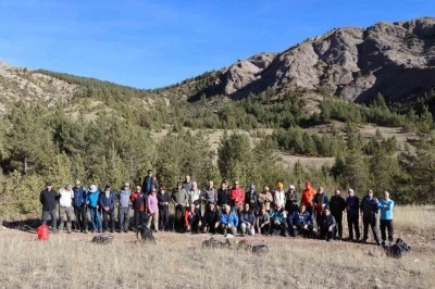 Öğretmenler Günü için 15 kilometrelik yürüyüş