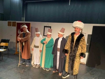 Öğretmenler Sahnelere Taşındı