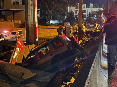 Ordu’da kontrolden çıkan cip elektrik panosuna çarptı: 2 yaralı