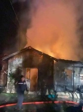 Ortaca Muhtarlar Derneği Başkanından yanan ev i&ccedil;in vatandaşlara yardım &ccedil;ağrısı