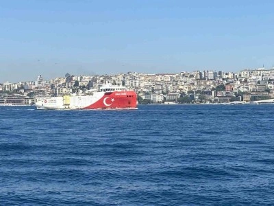 Oruç Reis Gemisi Boğazı’ı geçti