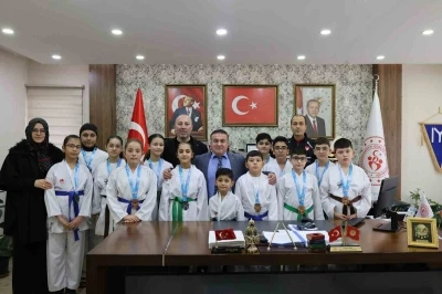 Osmanelispor Karate Takımı&rsquo;ndan T&uuml;rkiye Ligi Finali&rsquo;nde b&uuml;y&uuml;k başarı
