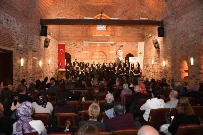 Osmangazi&rsquo;de 14 Şubat ezgileri y&uuml;kseldi
