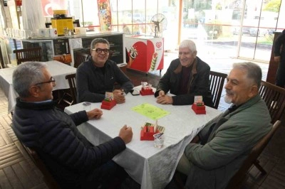 Osmangazi&rsquo;de bri&ccedil; turnuvası g&ouml;z doldurdu