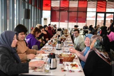 Osmangazi’de engelli bireyler ve aileleri kahvaltıda buluştu