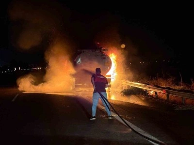 Osmaniye’de akaryakıt yüklü tanker cayır cayır yandı