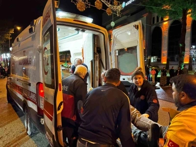 Osmaniye&rsquo;de iki otomobil &ccedil;arpıştı: 3 yaralı

