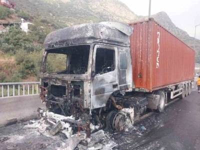 Tırda çıkan yangın söndürüldü