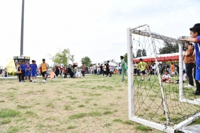 Osmaniye’de uçurtmalar semaları süsledi