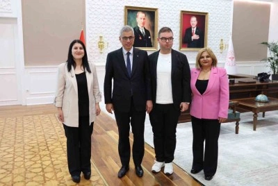 Otizmli bireylerin sorunlarını içeren rapor Bakan Memişoğlu’na sunuldu