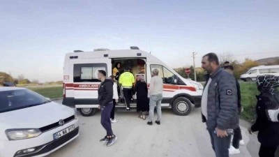 Otomobil ile motosiklet &ccedil;apıştı: 2 yaralı