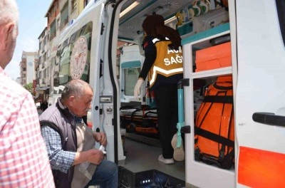 Otomobil ile motosiklet çarpıştı: 1 yaralı