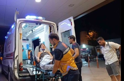 Otomobil su kanalına düştü: 3 yaralı