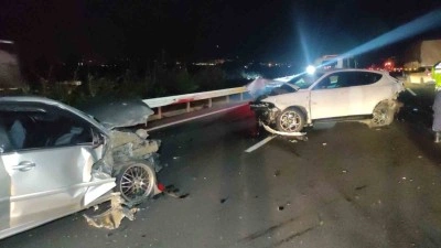 Otoyolda 4 araç çarpıştı: 1 ölü, 7 yaralı