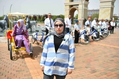 ilk kez bisiklet sürdüler