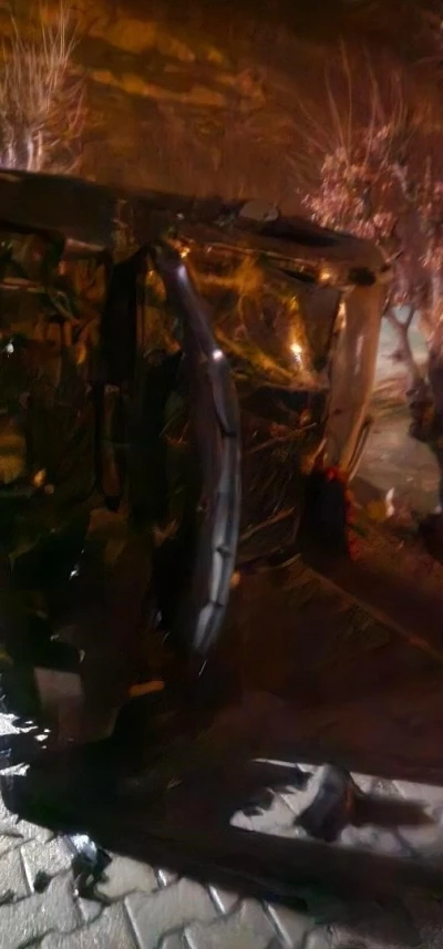 Park edilen ara&ccedil; yan yattı: S&uuml;r&uuml;c&uuml; ağır yaralandı