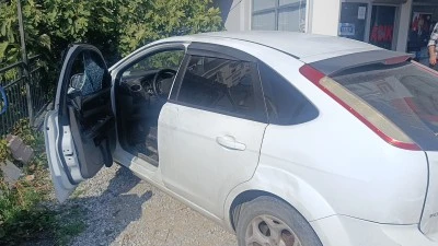 Park Halindeki Otomobilin Camını Kırıp 50 Bin TL Çaldı