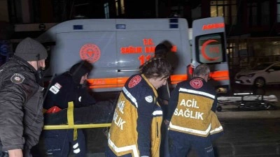 Park halindeki tıra &ccedil;arpan motosiklet s&uuml;r&uuml;c&uuml;s&uuml; ağır yaralandı