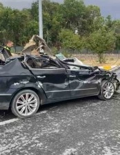 Patnos’ta koyun yüklü tır otomobile çarptı