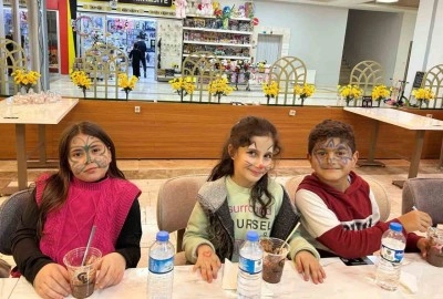 Patnoslu &ouml;ğrenciler "Toti ile Poti" oyununu izledi