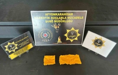 Zehiri peçeteye emdirildiler ama polisten kaçamadılar