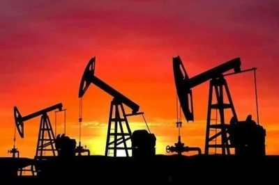 Petrol Fiyatlarında Hareketlilik S&uuml;r&uuml;yor