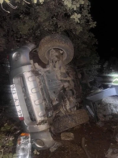  Pikap Devrildi 2’si Çocuk 6 Yaralı