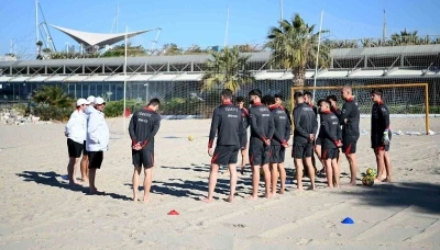 Plaj Futbolu Milli Takımı kamp i&ccedil;in Kuşadası&rsquo;nda