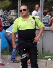 Polis memuru kalbine yenik düştü