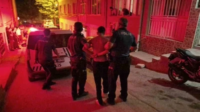 Polise mukavemet g&ouml;steren gen&ccedil; ters kelep&ccedil;e yapılarak g&ouml;zaltına alındı