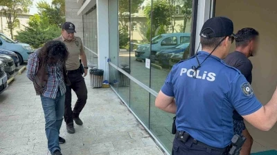 Polise saldırıp g&ouml;revini yaptırmayan 2 ş&uuml;pheli tutuklandı