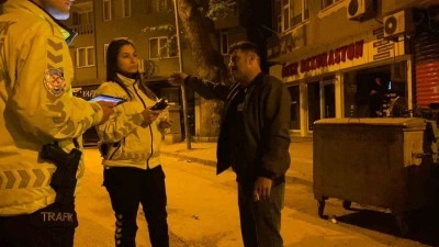 Polisin alkollü sürücüyle imtihanı kamerada