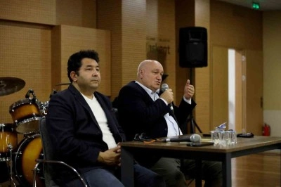 Prof. Dr. Taşağıl, Sakarya&rsquo;da erken d&ouml;nem T&uuml;rk devletlerini anlattı