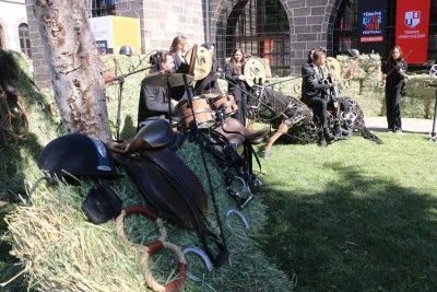 &quot;At Nalından Umuda&quot; Projesi Diyarbakır'da Hayat Buldu