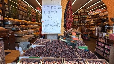 Ramazan ayında 'hurma' tezgahlarına yoğun ilgi