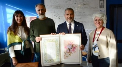 Rekt&ouml;r Adıg&uuml;zel, 17. Uluslararası Anadolu Kaligrafi ve Tipografi Etkinliği&rsquo;ni ziyaret etti