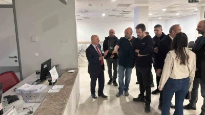 Rekt&ouml;r S&ouml;zbir, hastaneyi inceledi hastalarla sohbet etti