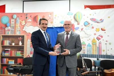 Renkli Düşler Duvar Projesi çocukların hayatına renk kattı