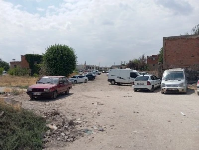 Restorasyon alanları otoparka d&ouml;n&uuml;şt&uuml;
