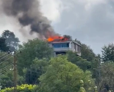 Çatı yangını korkuttu