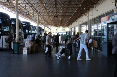 Sabah Namazı İçin İnen Yolcu, Çocukları ve Eşyalarıyla Yarı Yolda Bırakıldı