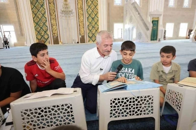 Şahinbey Millet Camii&rsquo;nde &ccedil;ocuklar hem eğleniyor hem de Kur&rsquo;an-ı Kerim &ouml;ğreniyor