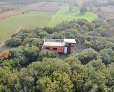 Şaka değil ger&ccedil;ek..Evi i&ccedil;indeki eşyalarla &ccedil;aldılar