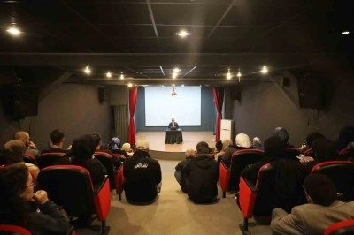 Sakarya B&uuml;y&uuml;kşehir Akademi&rsquo;de dersler yoğun katılımla başladı