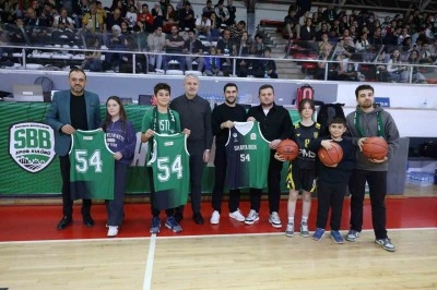 Sakarya B&uuml;y&uuml;kşehir, parkeden 89-60 galip ayrıldı