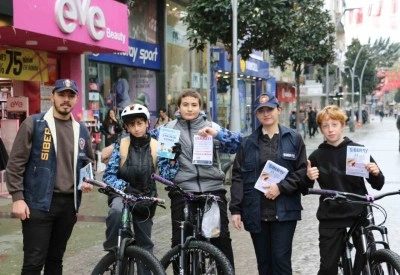 Sakarya polisinden siber su&ccedil;lara karşı bilin&ccedil;lendirme &ccedil;alışması