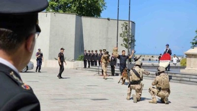 Saldırı köpeği, jandarmanın caydırıcı yüzünü gösterdi