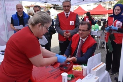 Salihli&rsquo;den Kızılay&rsquo;a rekor kan bağışı