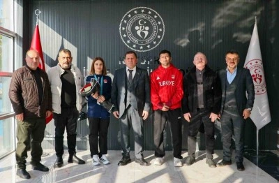 Şampiyonlara coşkulu karşılama